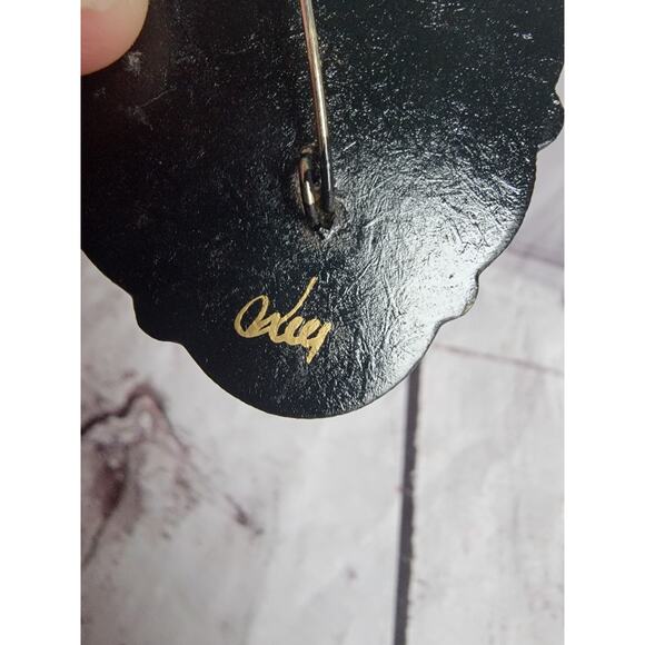 Vintage Hand Painted Russian Floral Black Mourning Brooch Pin Signed 2inches - Picture 2 of 6